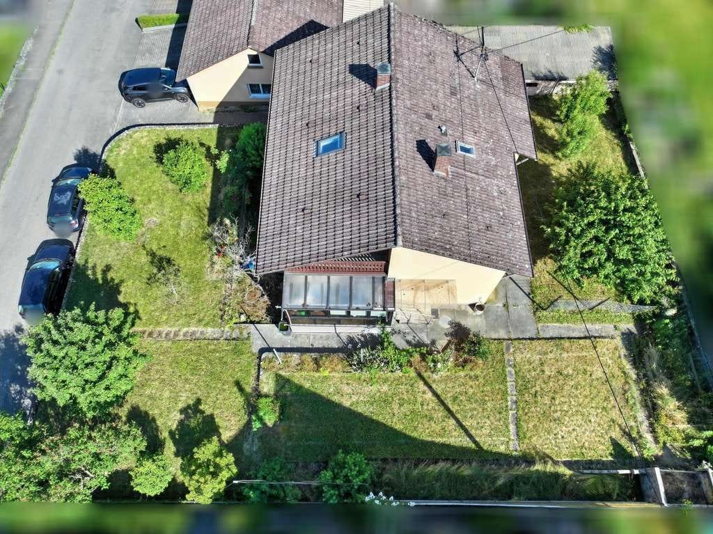 Immobilie in Bermatingen - WOHNEN  IN  TOPLAGE  - HAUS  MIT  ZAHLREICHEN NUTZUNGSMÖGLICHKEITEN - Bild 2