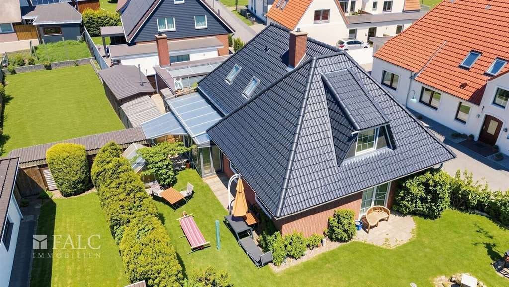 Immobilie in Norddeich - Provisionsfrei: modernisiertes Einfamilienhaus mit Pool und Sauna - Bild 2