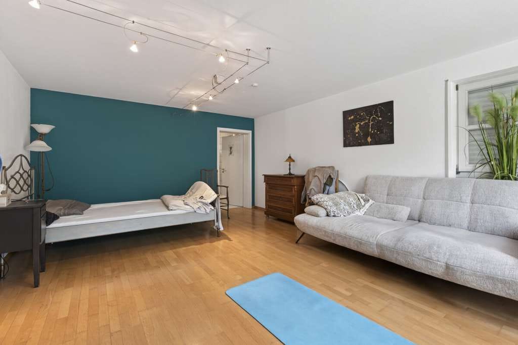 Immobilie in Höfen an der Enz - Exklusives Wohnen in Höfen: Einfamilienhaus mit Einliegerwohnung, Wintergarten & Sauna - Bild 3