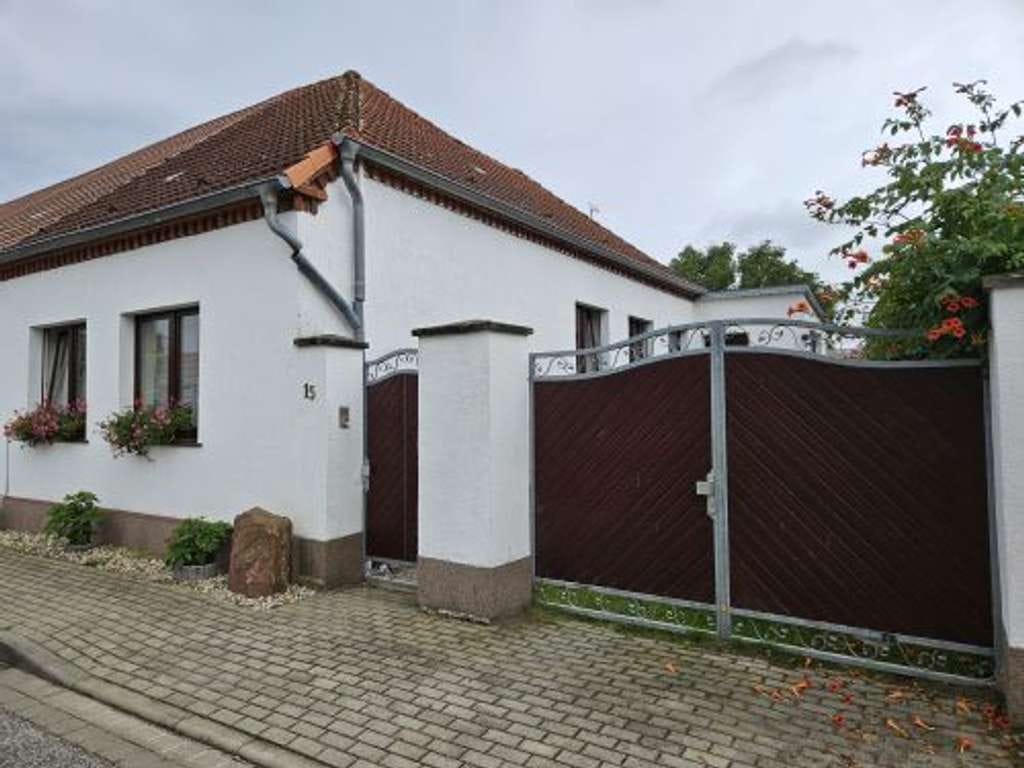 Immobilie in Tangerhütte - Charmante Doppelhaushälfte mit 3 Zimmern in Demker - Bild 0