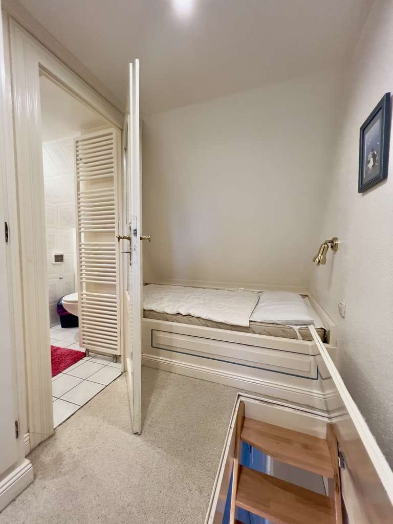 Immobilie in List auf Sylt - Dachgeschosswohnung unter Reet mit eigenem Gartenteil - Bild 2