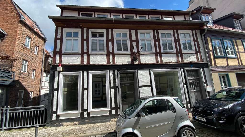Immobilie in Salzwedel - Geschäftshaus mit umbaubarem Ladengeschäft und Wohnung mit Dachterrasse im Herzen von Salzwedel - Bild 2