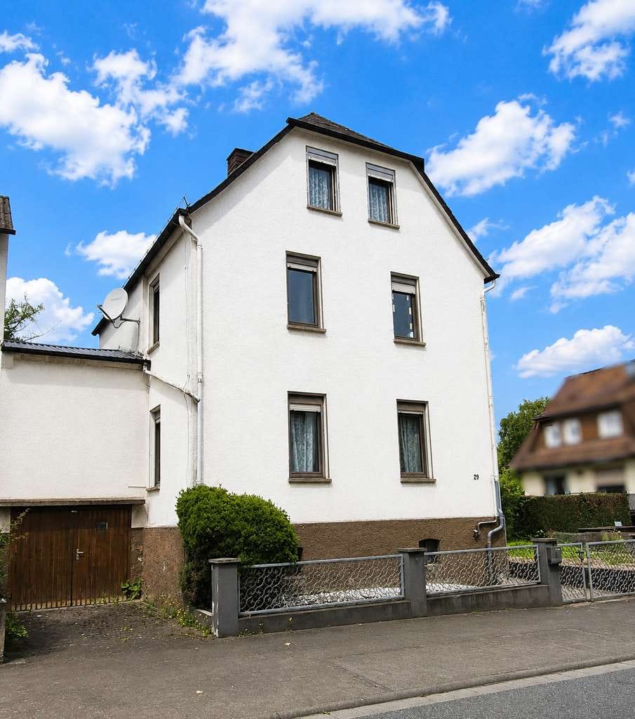 Immobilie in Löhnberg - Charmant saniertes Einfamilienhaus mit idyllischem Garten in Löhnberg - Bild 1