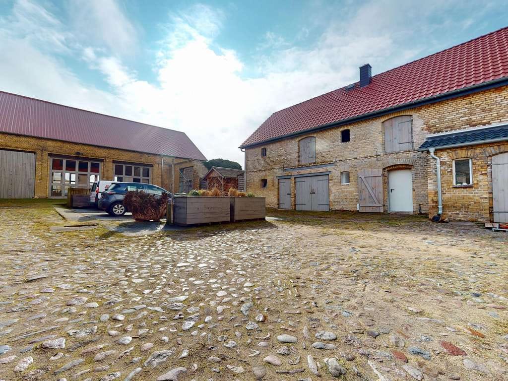 Immobilie in Niedergörsdorf - Vierseithof: Vielfältig nutzbar mit Scheune, Garage, Remise, Werkstatt, Stall und Garten - Bild 2