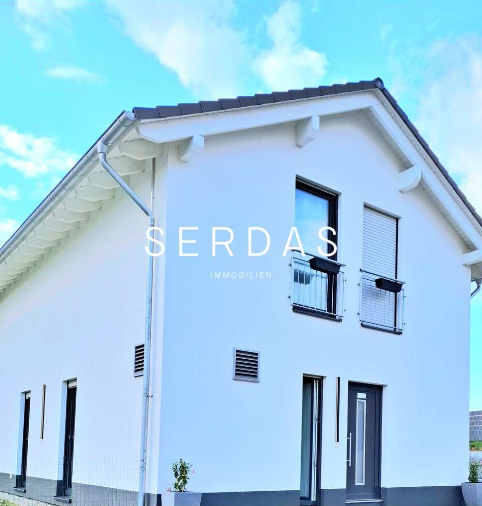 Immobilie in Pemfling - Modernes Einfamilienhaus mit PV-Anlage & Wärmepumpe - Bild 2
