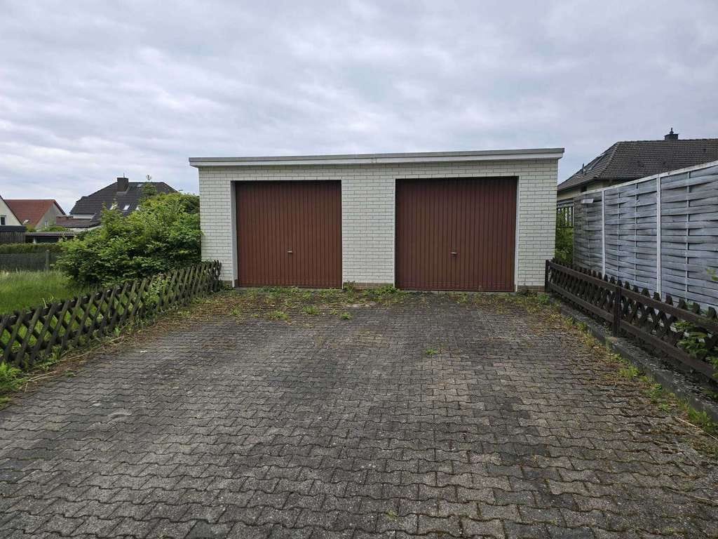 Immobilie in Bad Pyrmont - Mehrfamilienhaus mit 3 Wohneinheiten – Toplage Auf dem Hagen bei Bad Pyrmont ! - Bild 2