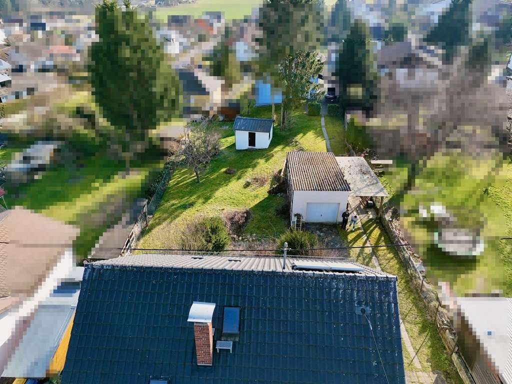 Immobilie in Hohenstein - Hohenstein-Born: Ein Einfamilienhaus mit Garage und großem Grundstück sucht Handwerker zum modernisi - Bild 3