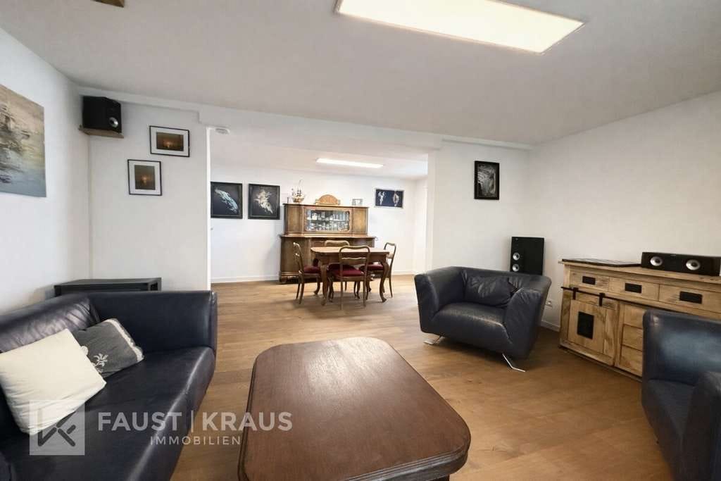 Immobilie in Hösbach - Sorgfältig modernisiertes Einfamilienhaus in zentraler Lage mit Garage und Scheune - Bild 3