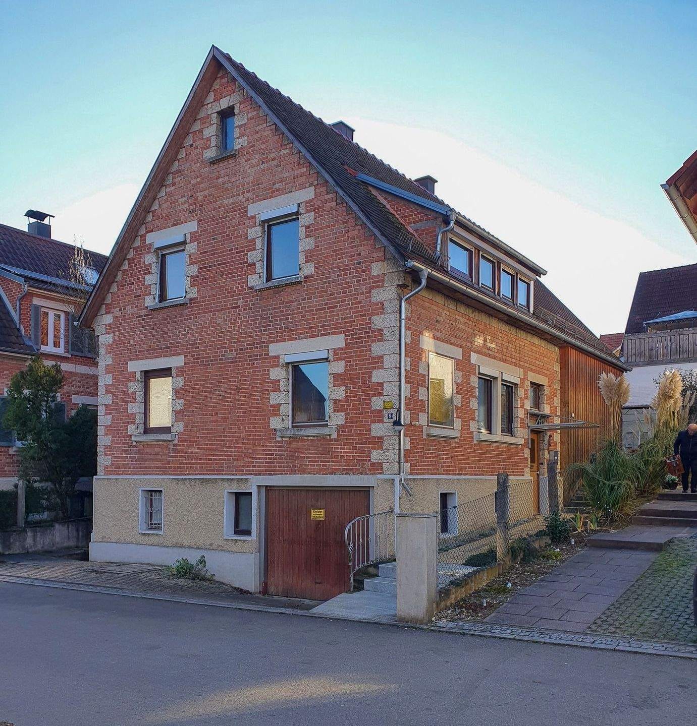 Immobilie in Kusterdingen - Charmantes Wohnhaus mit viel Platz & Ausbaupotenzial - Bild 0
