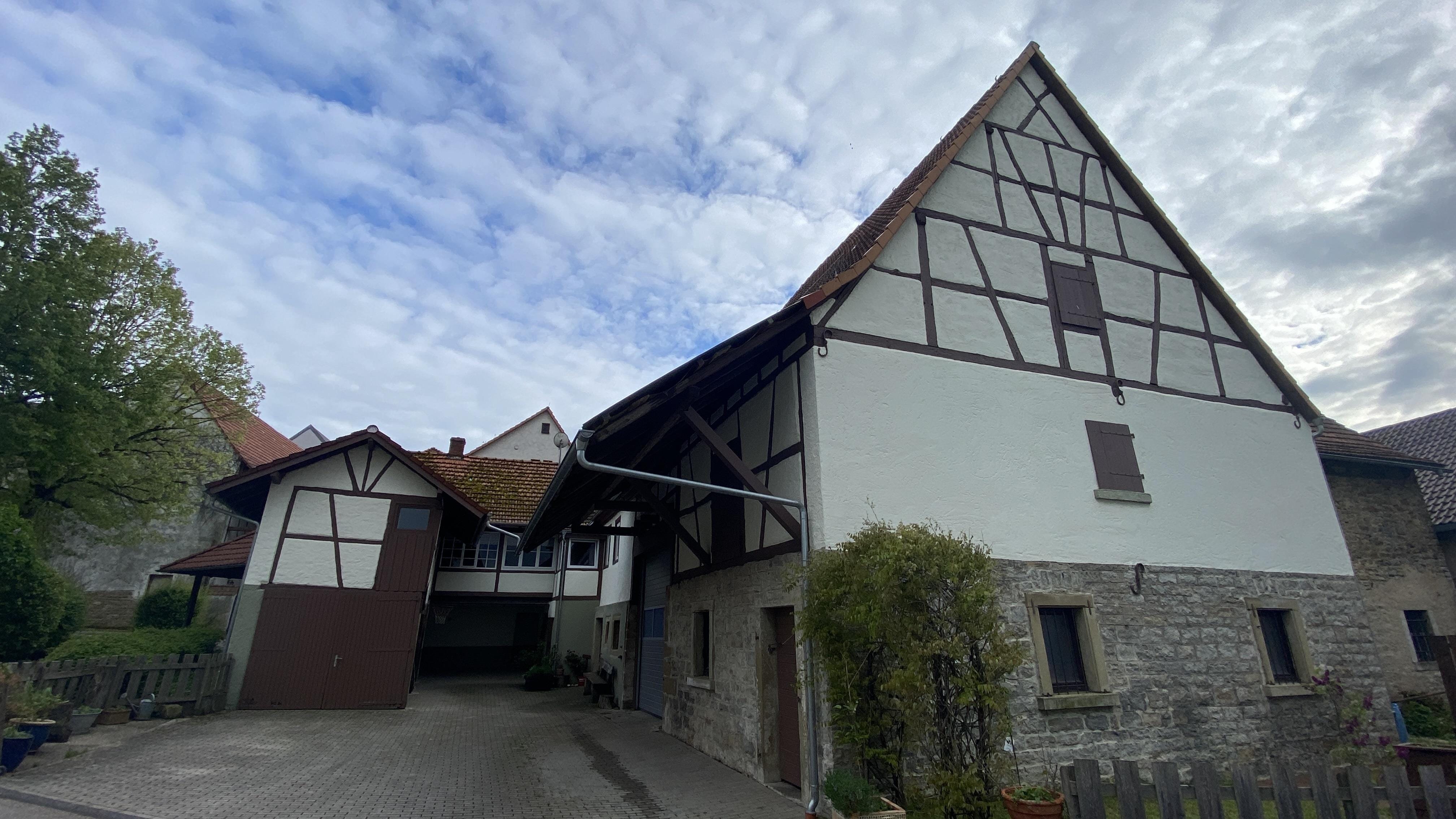 Immobilie in Kirchardt - Bezugsfreies Anwesen mit großer Scheune und Raum für neue Wohnideen - Bild 2