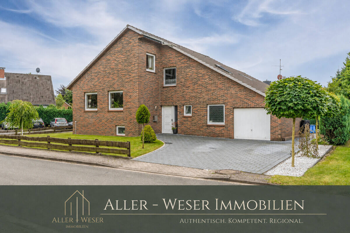 Immobilie in Hipstedt - Hipstedt | Stilvolles Architektenhaus mit Kamin, Garage, Traumgarten und viel Wohnkomfort - Bild 0