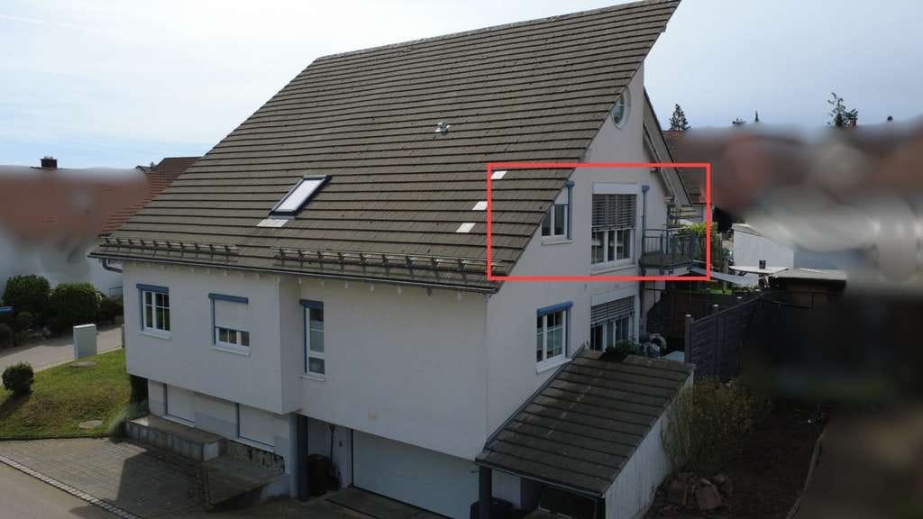 Immobilie in Geislingen - Dachgeschosswohnung mit besonderer Architektur und Balkon - Bild 2