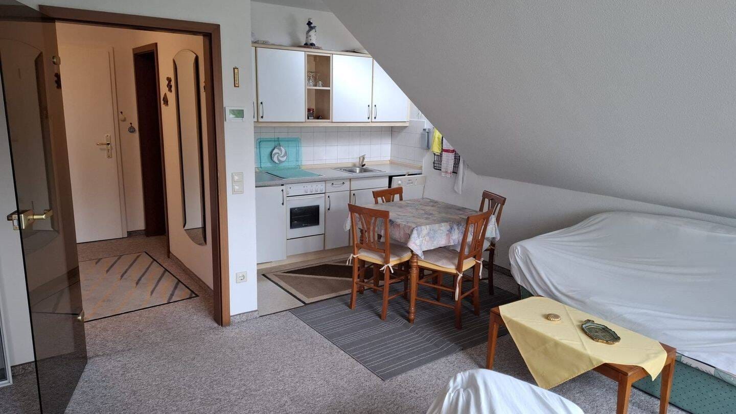 Immobilie in Eisenberg - Eigentumswohnung - voll möbiliert - in einem Mehrfamilienhaus in Hainspitz zu verkaufen - Bild 2