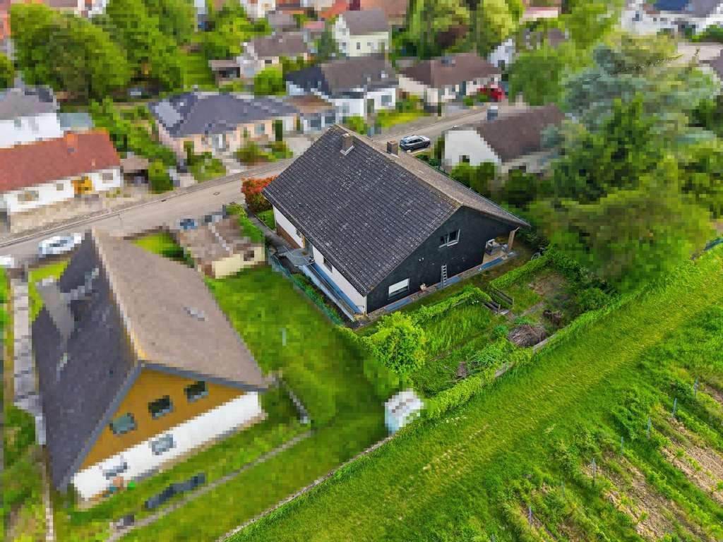 Immobilie in Gabsheim - Attraktives Ein-Zweifamilienhaus mit großem Grundstück in Gabsheim! Ideal für Mehrgenerationenwohnen - Bild 2
