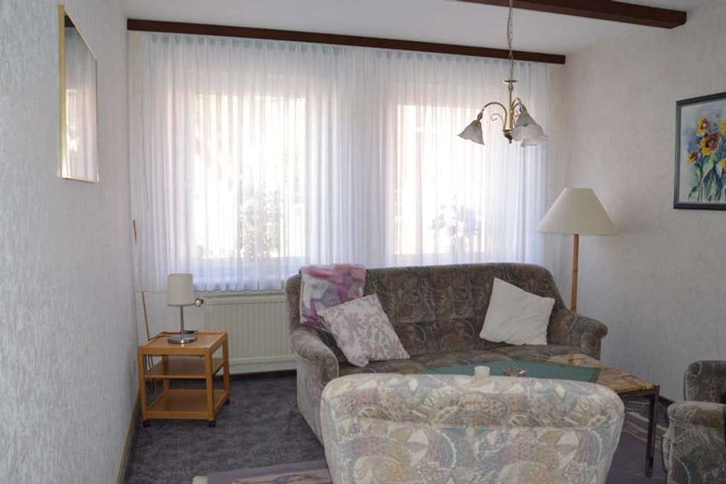 Immobilie in Otterndorf - Solides Zweifamilienhaus in zentraler Lage in Otterndorf mit schönem Grundstück - Bild 3