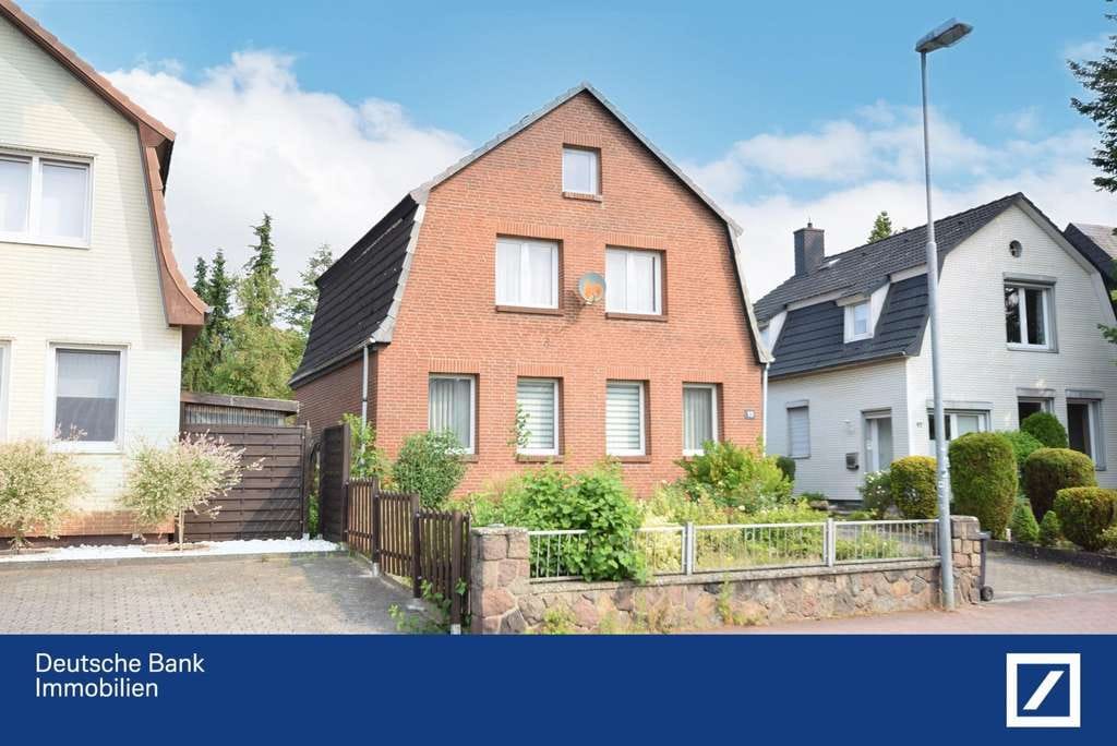 Immobilie in Stockelsdorf - Anlageobjekt oder großes Eigenheim sucht neuen Besitzer - Bild 0