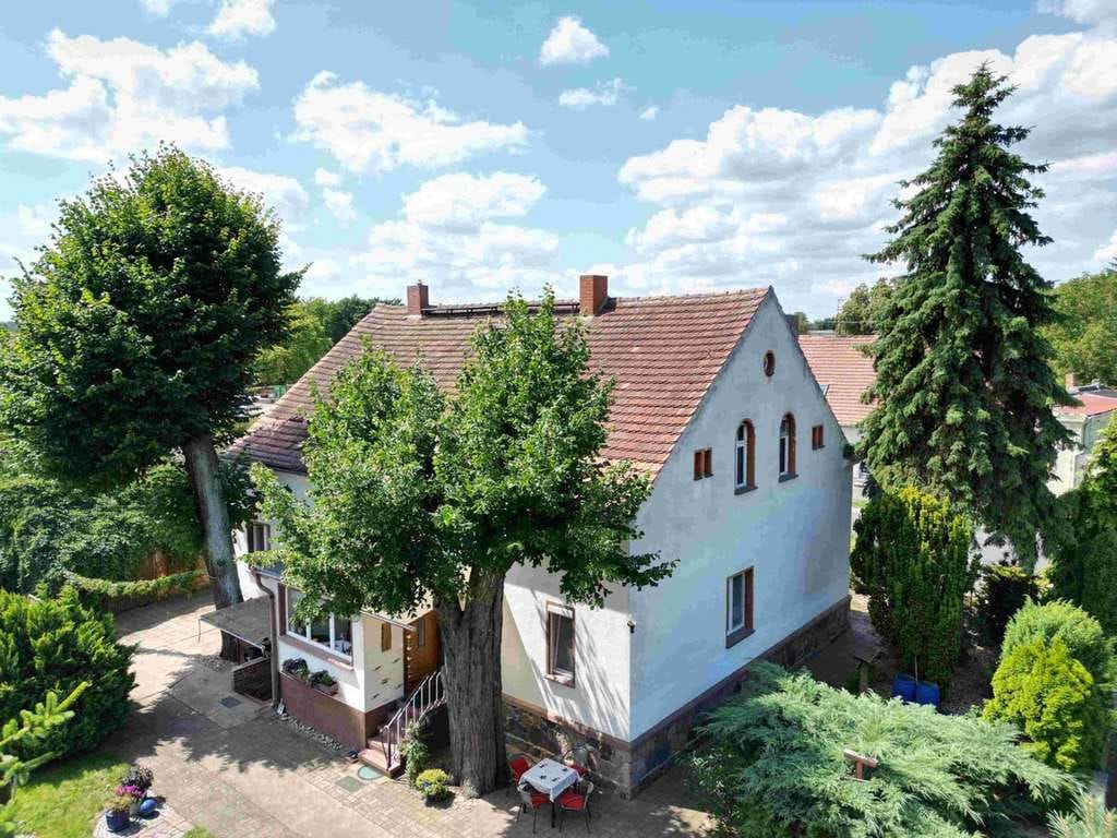 Immobilie in Jüterbog - Jüterbog: Charmanter Altbau auf großem und schönem Grundstück - Bild 1