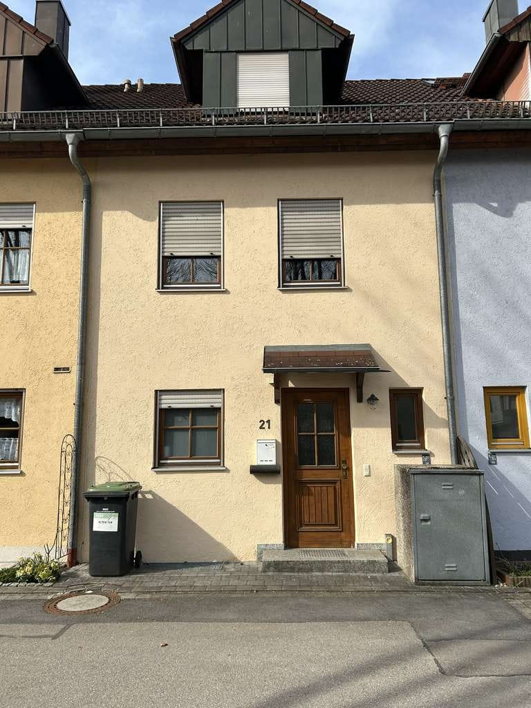 Immobilie in Allershausen - Charmantes Reihenmittelhaus mit viel Potenzial in familienfreundlicher Bestlage - Bild 0