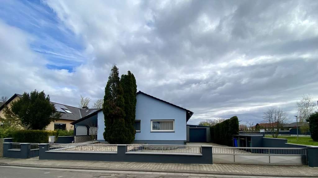 Immobilie in Monsheim - Hochwertige Immobilie mit Einliegerwohnung und exklusivem Außenbereich - Bild 0