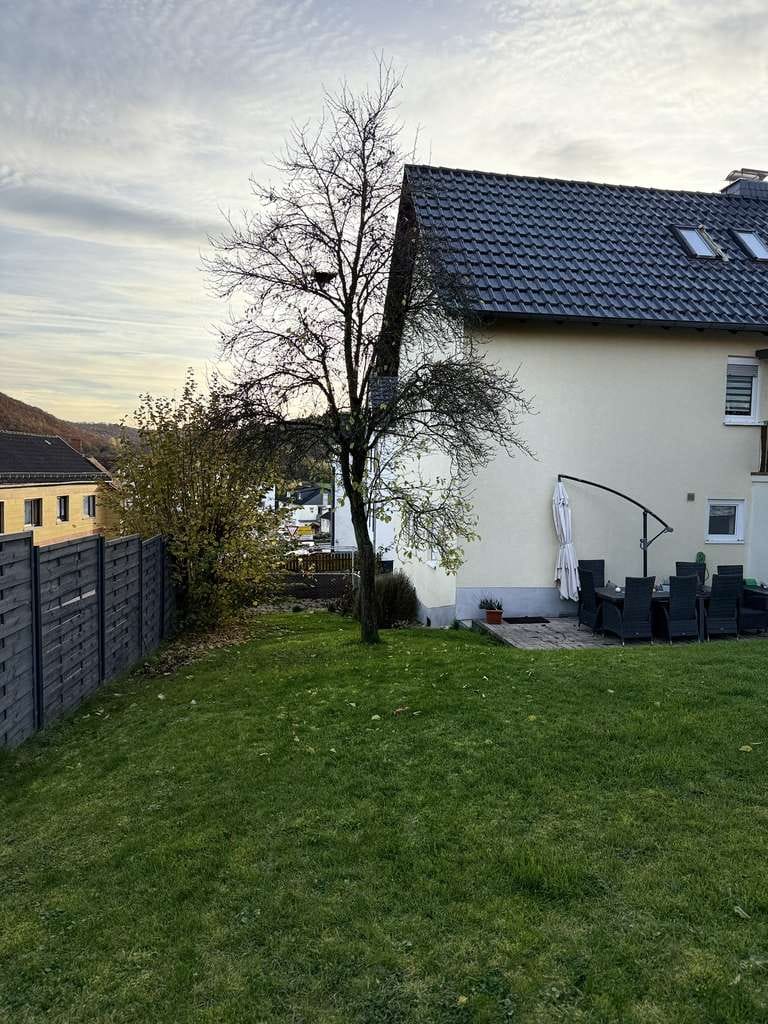 Immobilie in Gladenbach - Geräumiges, renoviertes Haus mit Garten in Mornshausen; Zweietagen-Wohneinheit plus DG-WE - Bild 4