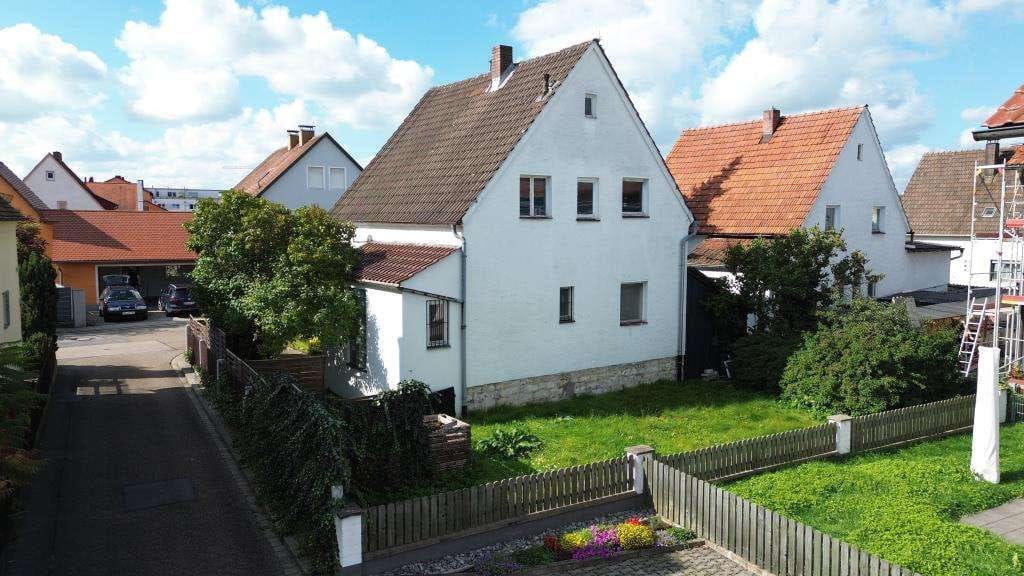 Immobilie in Neumarkt in der Oberpfalz - Stadthaus mit schönem Grundstück!
JETZT Traum vom Eigenheim verwirklichen, 
Neumarkt  - Bild 2