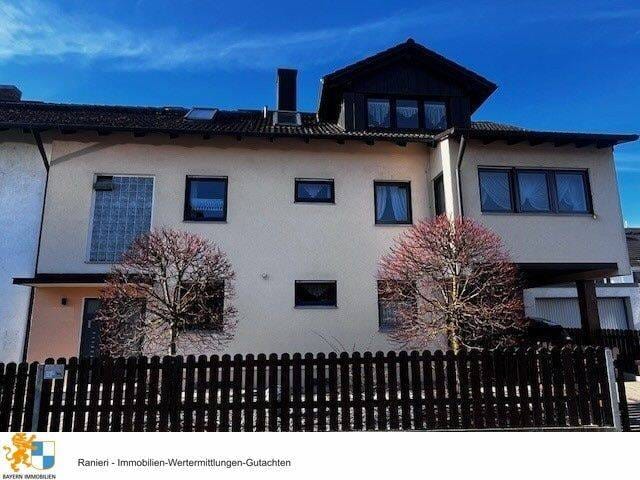 Immobilie in Neutraubling - Generationshaus mit Zukunft – Haus mit zwei Wohnungen und Doppelgarage   - Bild 0