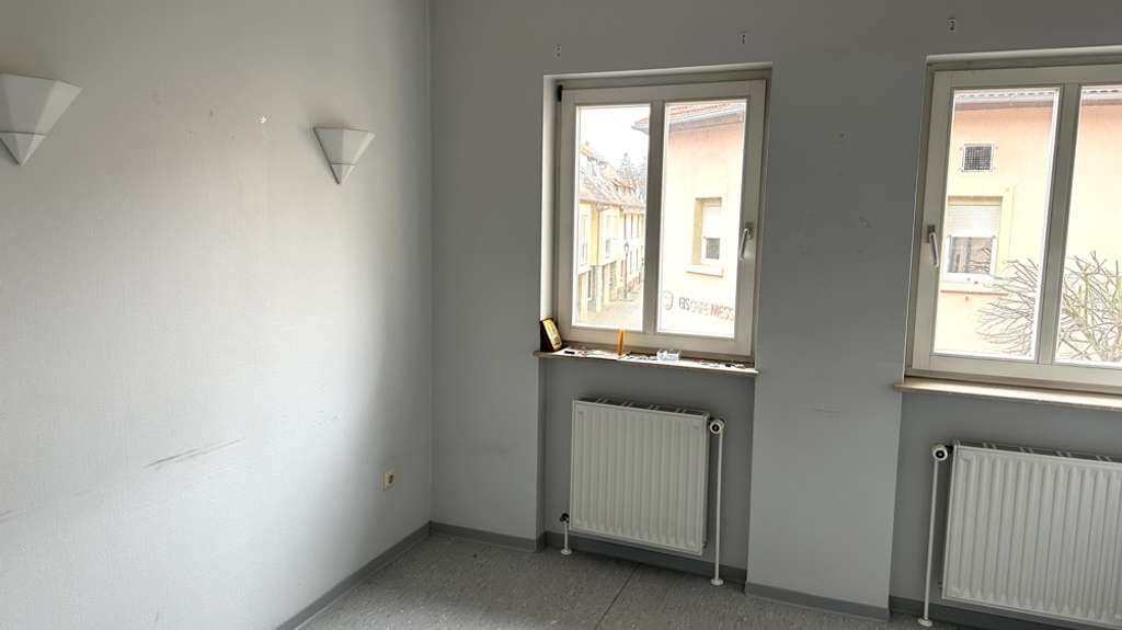 Immobilie in Rockenhausen - Umwandlung in Eigenmtumswohnung möglich - Ehemalige Zahnarztpraxis im Zentrum Rockenhausens - Bild 3