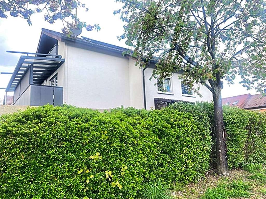 Immobilie in Rastatt - Vier-Zimmer-Wohnung mit Garten und Garage in Rastatt-Rheinau - Bild 3