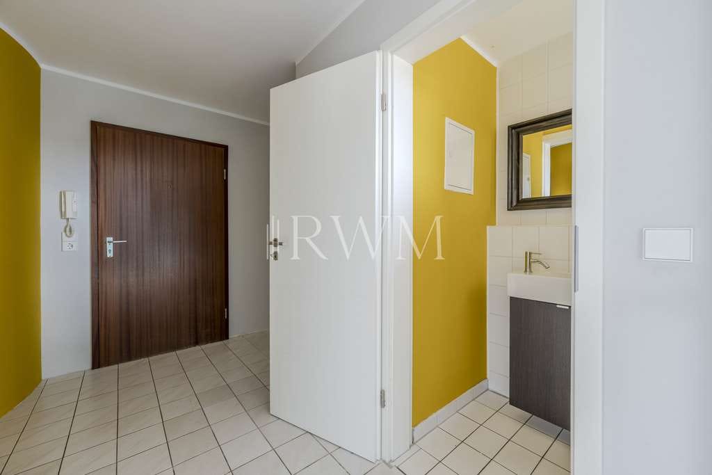 Immobilie in Altdorf - 4,5-Zimmer-Maisonette mit Galerie, Balkon und 2 Stellplätzen in ruhiger Lage nahe Schönbuch - Bild 2