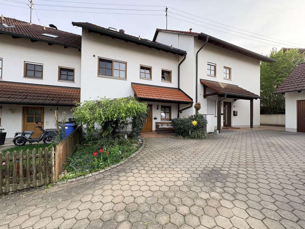 Immobilie in Dasing - Dasing erwartet Sie: Attraktives Reihenhaus für die ganze Familie - Bild 2