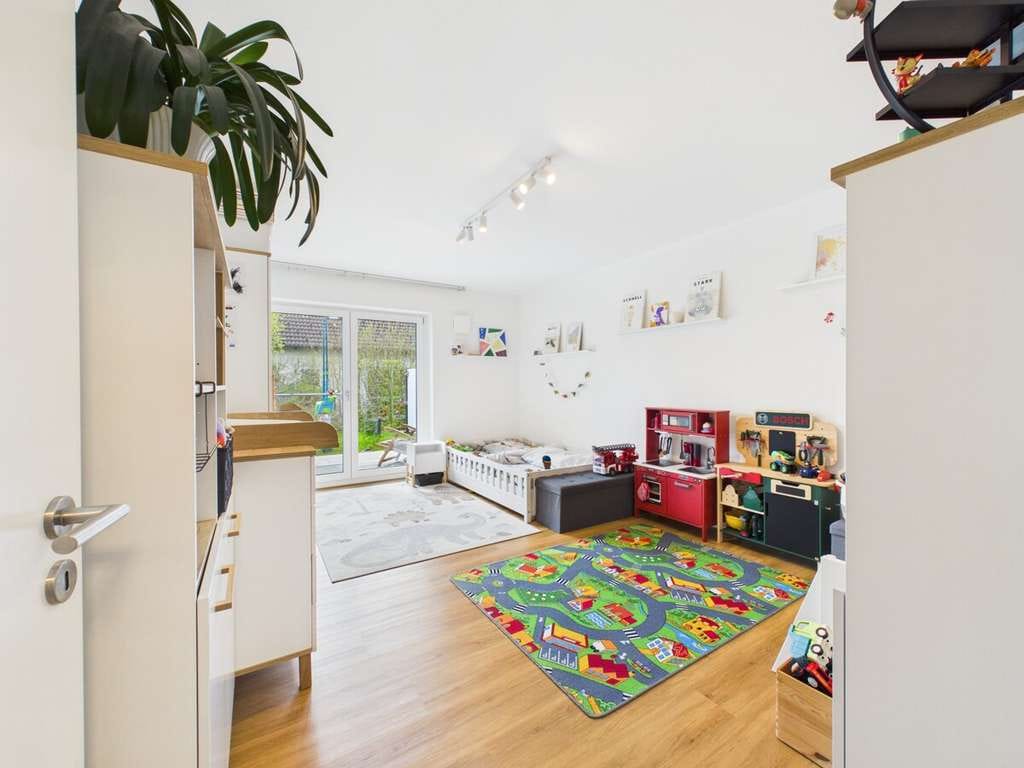 Immobilie in Dunningen - Exklusive Wohnung mit eigenem Garten und PV-Anlage - Bild 3