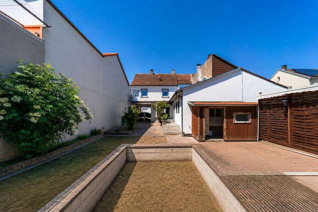 Immobilie in Neulußheim - Zweifamilienhaus im Herzen von Neulußheim – voller Potenzial für modernes Wohnen - Bild 3