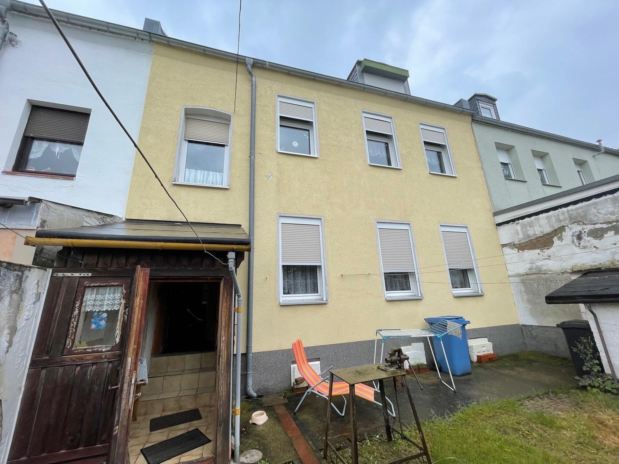 Immobilie in Güsten - Sanierungsbedürftiges Reihenhaus mit Garten in Güsten – Ihr Projekt für ein neues Zuhause! - Bild 0