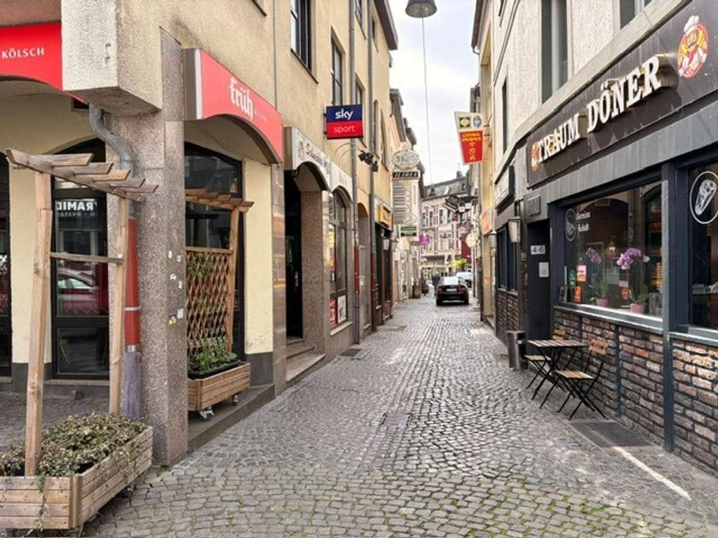 Immobilie in Eschweiler - Sanierungsbedürftige Liebhaberimmobilie mit Charme und vielfältigem Entwicklungspotenzial - Bild 0