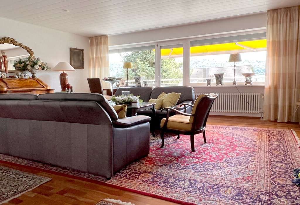 Immobilie in Ebermannstadt - Geräumiges Wohnhaus mit Praxis/Einliegerwohnung und Doppelgarage in Ebermannstadt - Bild 1