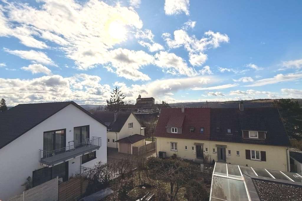 Immobilie in Vaihingen an der Enz - Wohnen mit Panorama und Schlossblick - Zweifamilienhaus mit Entwicklungspotential - Bild 0
