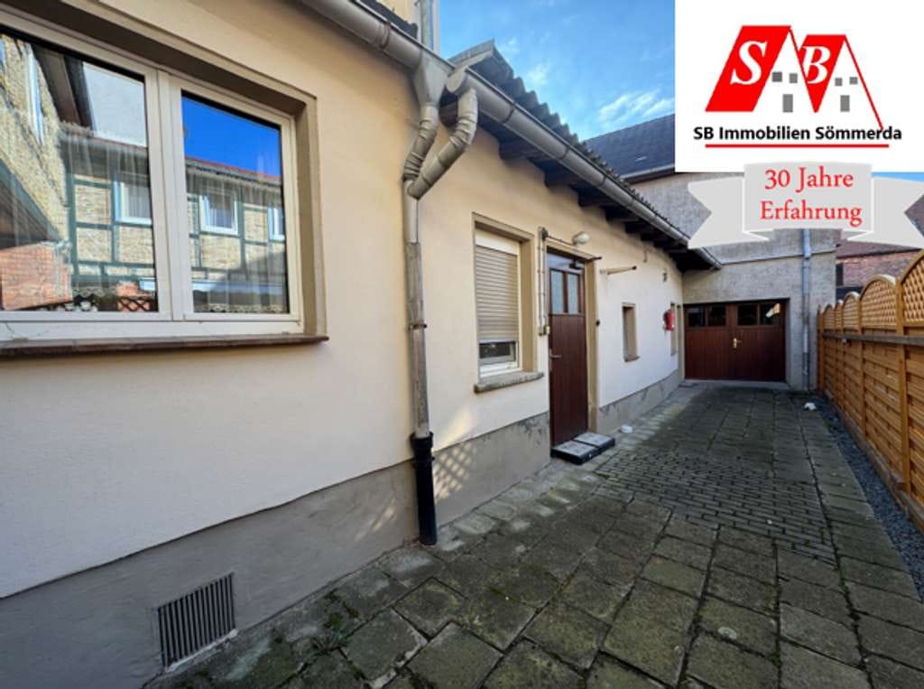 Immobilie in Buttstädt - Charmantes Reihenmittelhaus mit Nebengebäude und Terrasse in Buttstädt zu verkaufen! - Bild 0