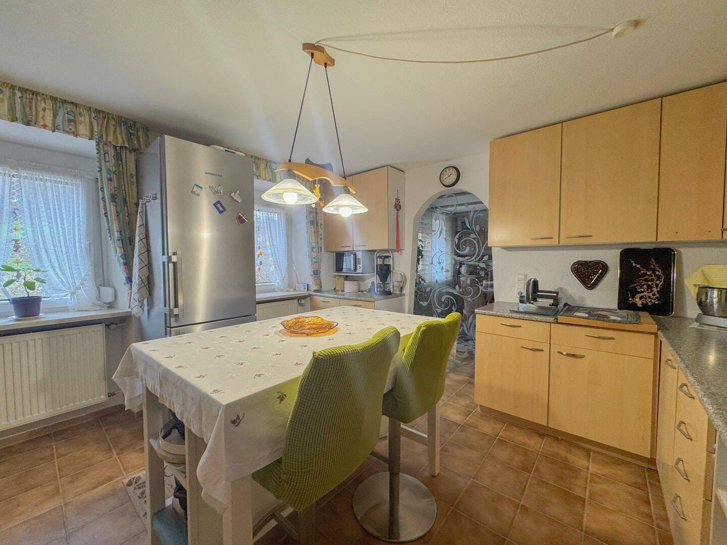 Immobilie in Eschbach - Ein Zuhause für Generationen - stilvoll modernisiertes Familienhaus in naturnaher Lage mit Weitblick - Bild 3