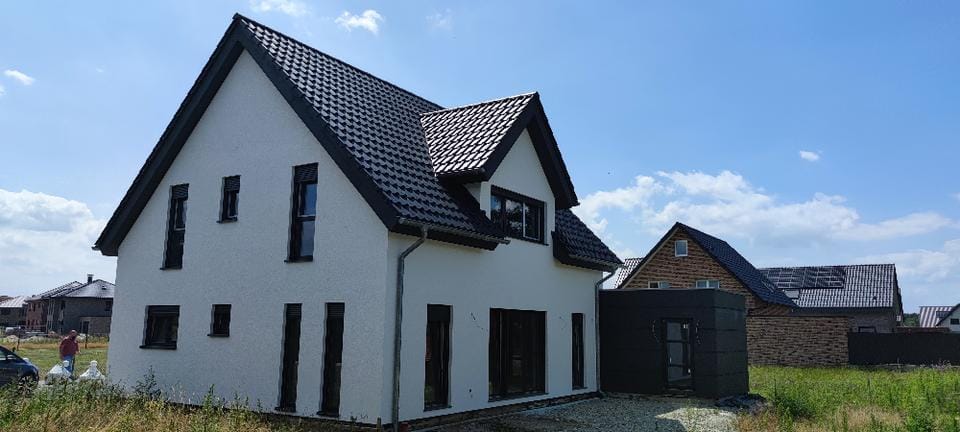 Immobilie in Bad Sassendorf - Baut für unter 1.800 € mtl. euer eigenes modernes Fertighaus! - Bild 0