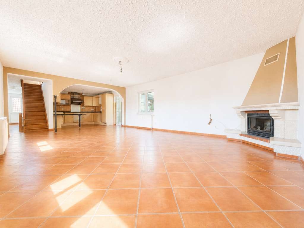 Immobilie in Bietigheim-Bissingen - Großzügiges Wohnhaus mit drei Wohneinheiten und vielseitigen Nutzungsmöglichkeiten - Bild 1