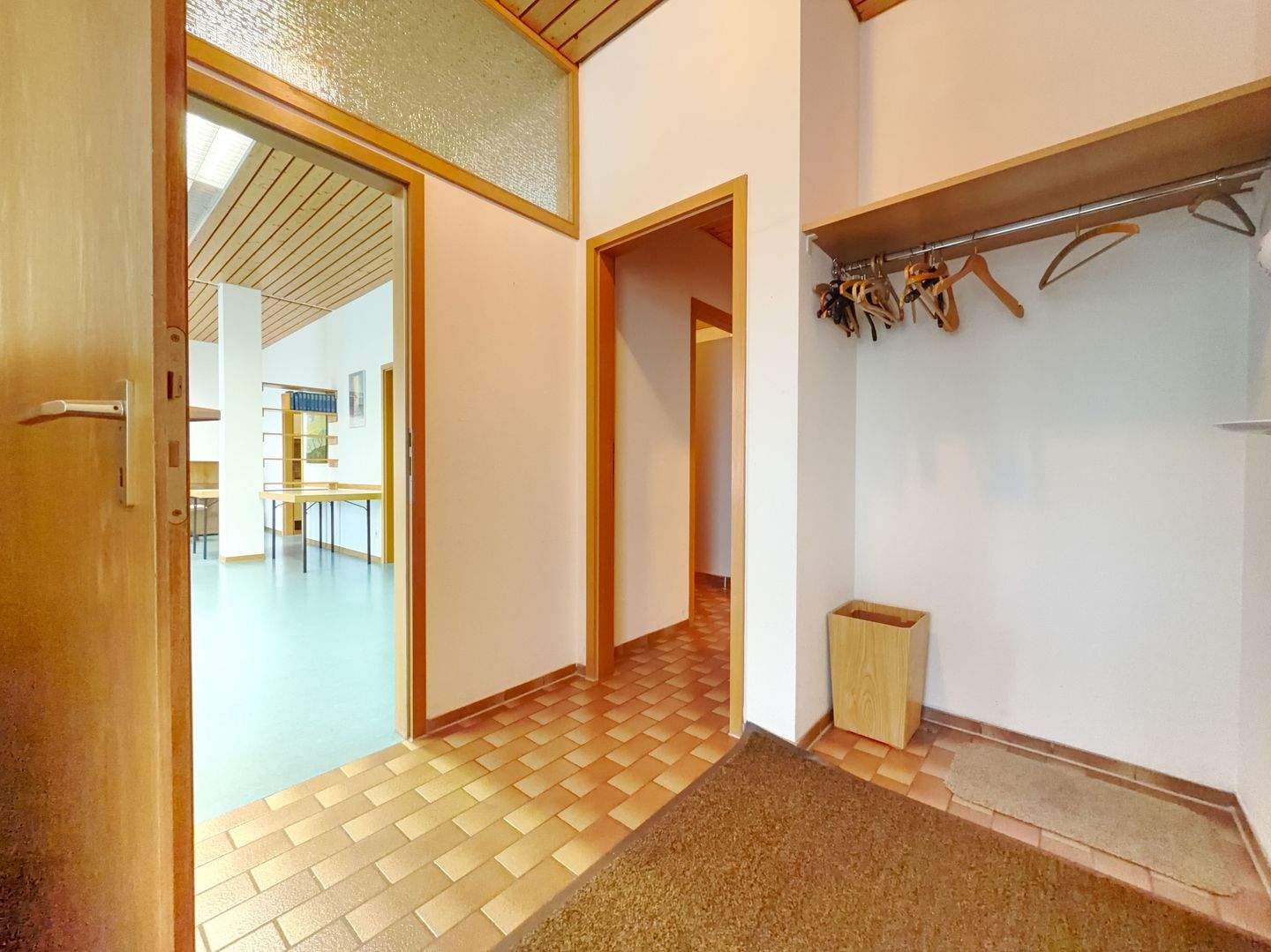 Immobilie in Nagold - Provisionsfrei! - Gewerbefläche - Praxis - Büro oder Wohnung mit EBK & 3 Außenstellplätzen - Bild 2