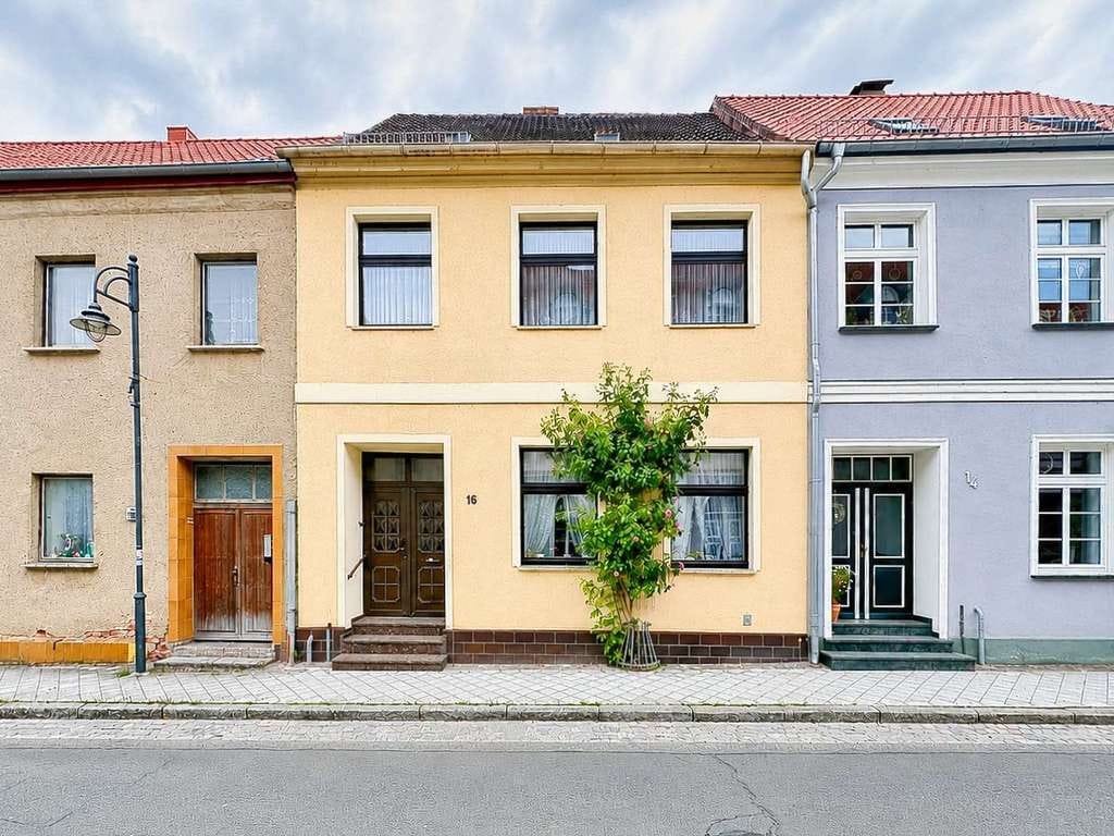 Immobilie in Stavenhagen - Reihenmittelhaus mit Gestaltungspotenzial in Zentrumsnähe - Bild 3