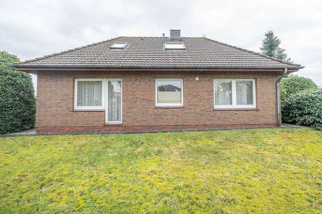 Immobilie in Zetel - Schöner Walmdachbungalow in ruhiger Siedlung - Bild 3