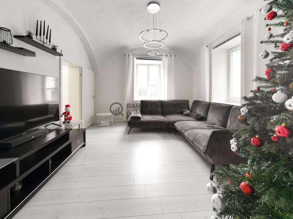Immobilie in Neuötting - Charmantes Bauernhaus mit viel Platz & Ausbaupotenzial - Bild 1