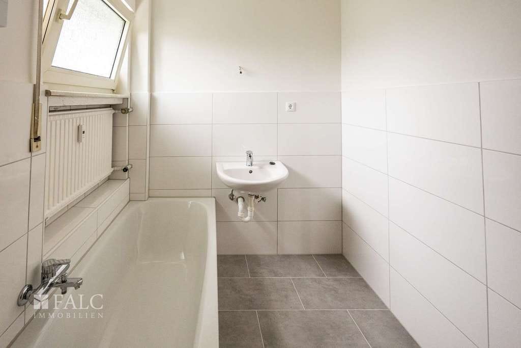 Immobilie in Heiligenhaus - Ihr neues Zuhause nach Maß – 3 Zimmer, Balkon & bereits erneuertes Bad - Bild 3