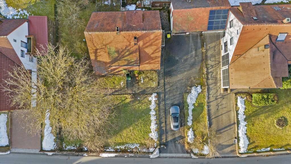 Immobilie in Bindlach - Potenzialstakes Zweiparteienhaus in bester Lage von Bindlach - Bild 2