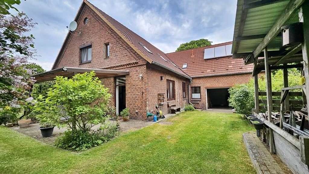 Immobilie in Bremervörde - immo-schramm.de: Sehr gepfl. ehem. Bauernhaus mit Nebengebäude/2. Wohnung - Bild 3