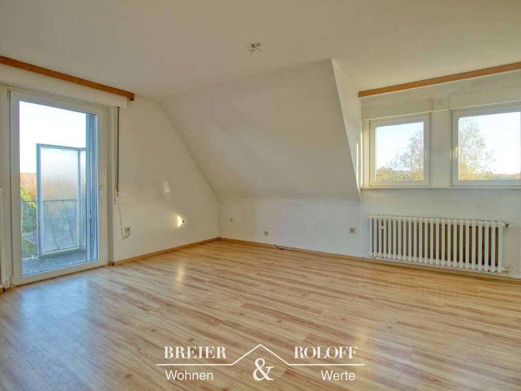 Immobilie in Rinteln - Zweifamilienhaus mit Doppelgarage und Ausbaureserve in Rinteln-Krankenhagen - Bild 2