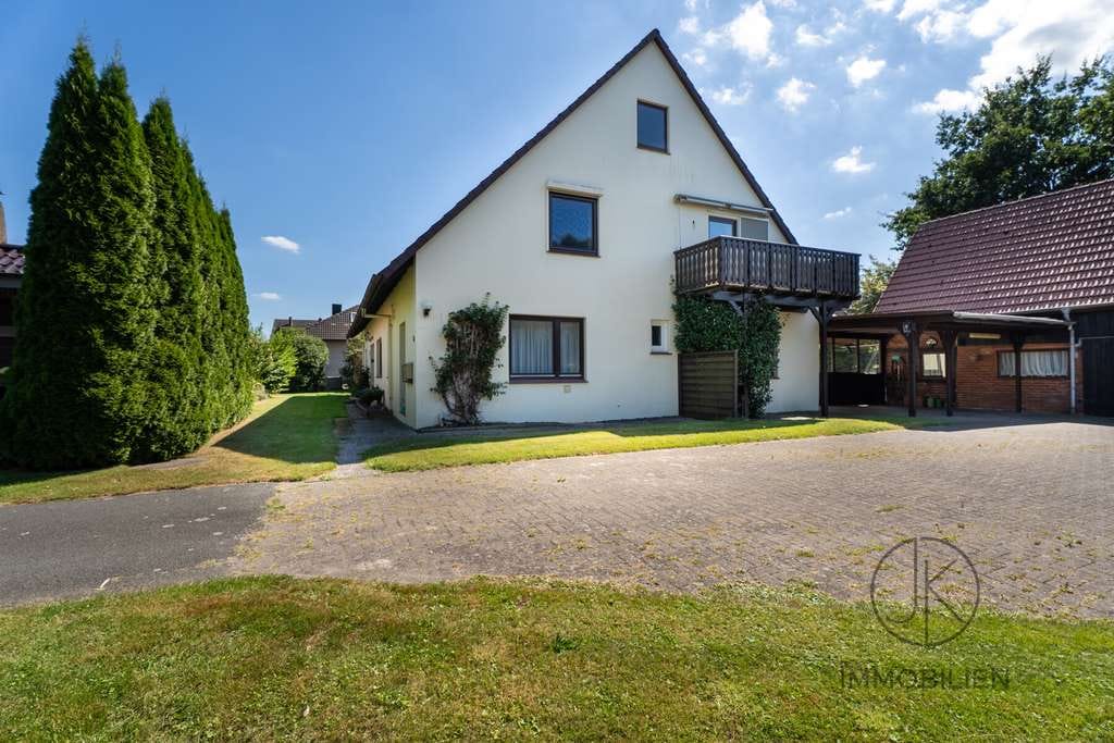 Immobilie in Stuhr - ***Ehemaliges Bauernhaus mit drei Wohneinheiten, großem Garten und Nebengebäude in Stuhr-Moordeich - Bild 0