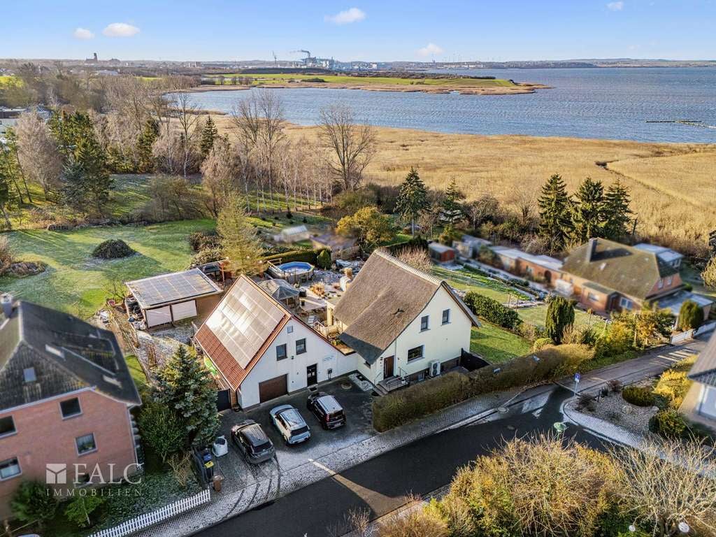 Immobilie in Benz - +++ Exklusive Küstenvilla Wismar: Ostseeblick, Meerzugang, Pool & Terrassenvielfalt +++ - Bild 1